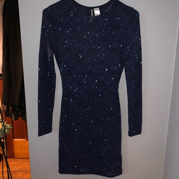 Dress - Picture 1 of 4